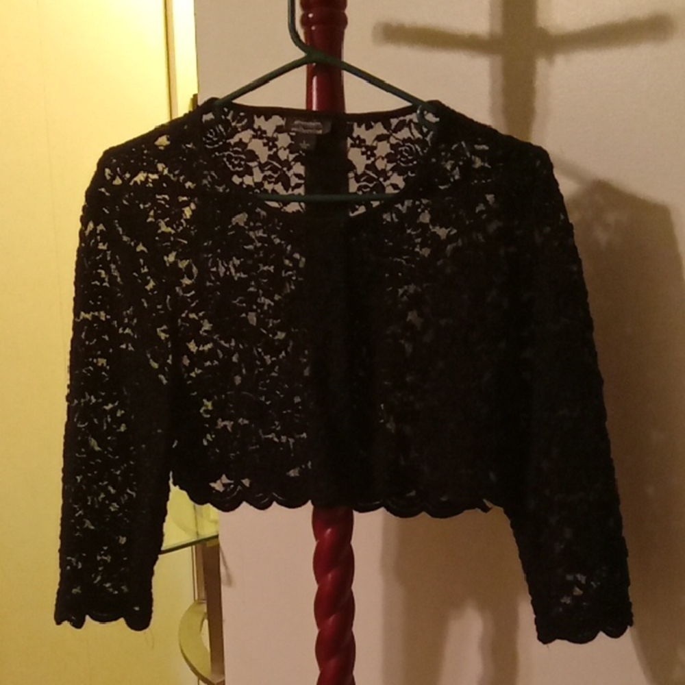 Dress Barn Black Lace Cropped Top